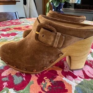 Veronica Beard suede clogs